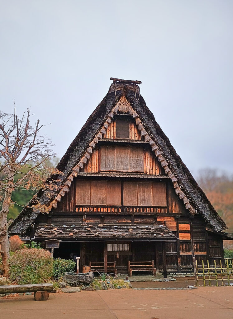 Gasshō-zukuri-Haus aus Shirakawa-go (Nihon-minka-en, Kawasaki)